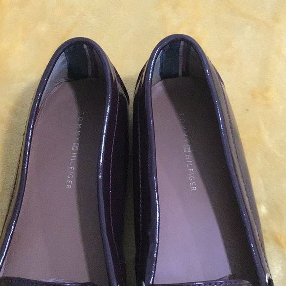 EUC. TOMMY HILFIGER “Zitah” Penny Loafer Maroon - Picture 4 of 9